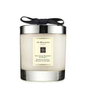 Jo Malone London Nectarine Blossom & Honey Home Candle 200g - recommended by Heini Sonninen