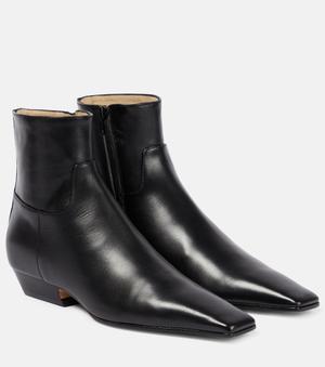 black boots - recommended by Claire Rose