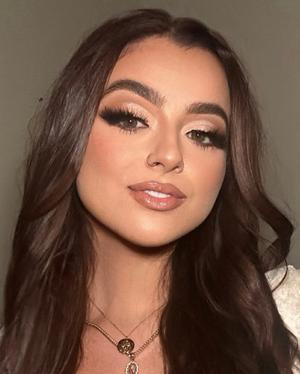 Lisa’s Look  - by Zachary  Edward 