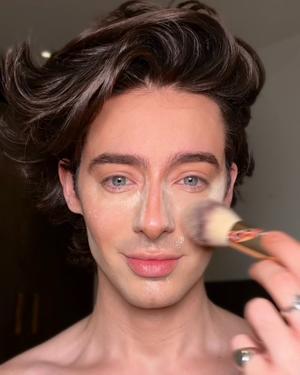 Makeup - by Arthur Garros