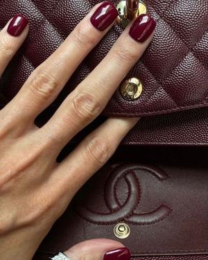 Burgundy for fall - by Vendela Svensson