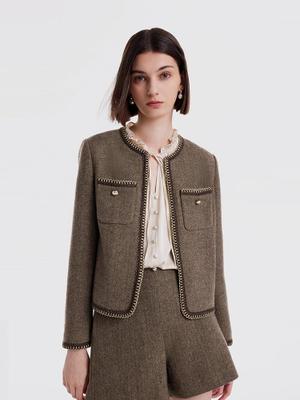 Tweed that stays on style. Capture elegance! - recommended by Kiroky Fraco