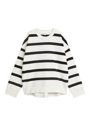 Oversized Sweatshirt - Beige - recommended by Melania Migliozzi