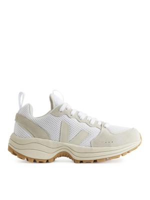 VEJA Venturi Trainers - White - recommended by Frida Kummerfeldt