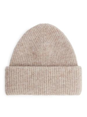 Classic Beanie - Beige - recommended by Lou Archell