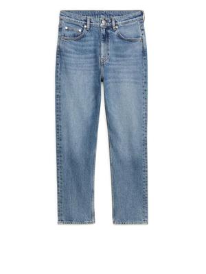 REGULAR CROPPED STRETCH Jeans - Blue - recommended by Tove Waldemar