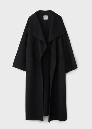 TOTEME Signature Coat  - recommended by Ida Kojo