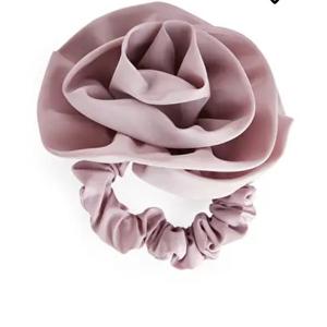 Scrunchie mit Rose - recommended by Robyn Byn