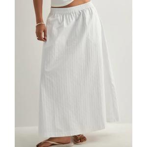 similar skirt (1) - recommended by Ida Mei