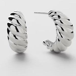 EARRINGS - recommended by Alexandra Petersson (withalexstyle)