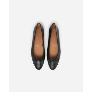 Ballet flats - recommended by Alexandra Petersson (withalexstyle)