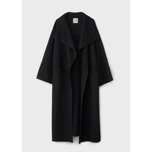 TOTEME Signature Coat  - recommended by Ida Kojo