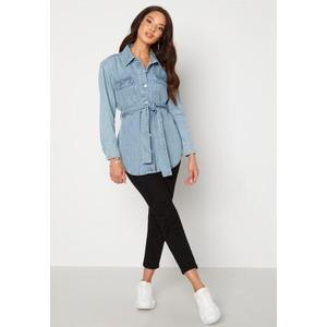 BUBBLEROOM Lori belted denim jacket Light denim XL - recommended by Amanda Larsson