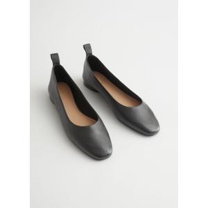 Almond Toe Leather Ballerina Flats - Black - recommended by Sofia Andersin