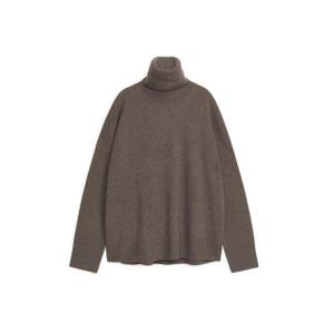 Cashmere Roll-Neck Jumper - Beige - recommended by Naja Sierra