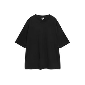 Oversized T-Shirt - Black - recommended by Alice