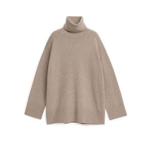 Oversized Cashmere Roll-Neck Jumper - Beige - recommended by Naja Sierra