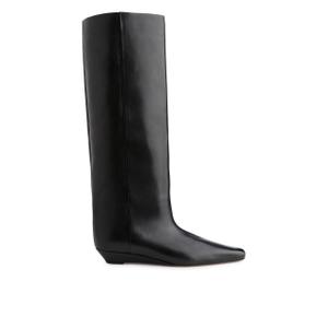 Wide-Shaft Wedge Boots - Black - recommended by Sofia Andersin